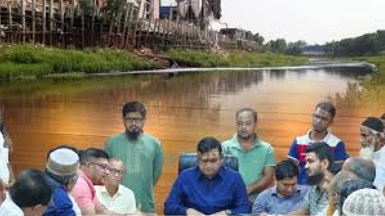 ভরাডোবার কৃষিজমি দূষণে ৩৩ কোটি টাকার ক্ষতি: শিল্পবর্জ্য রোধে প্রশাসনের হস্তক্ষেপ চেয়ে কৃষকদের ৫ দফা দাবি