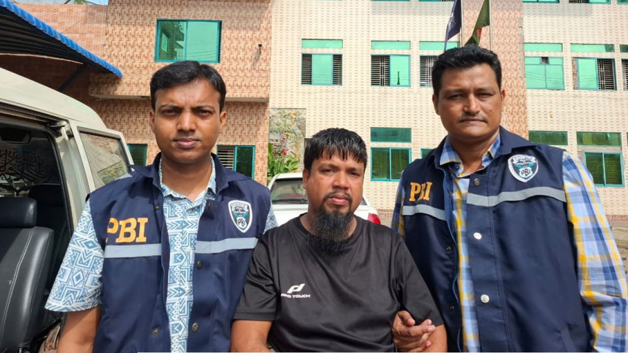 হানি ট্র্যাপের ফাঁদ পেতে বাবাকে খুন: আদালতে স্বীকারোক্তি ছেলের