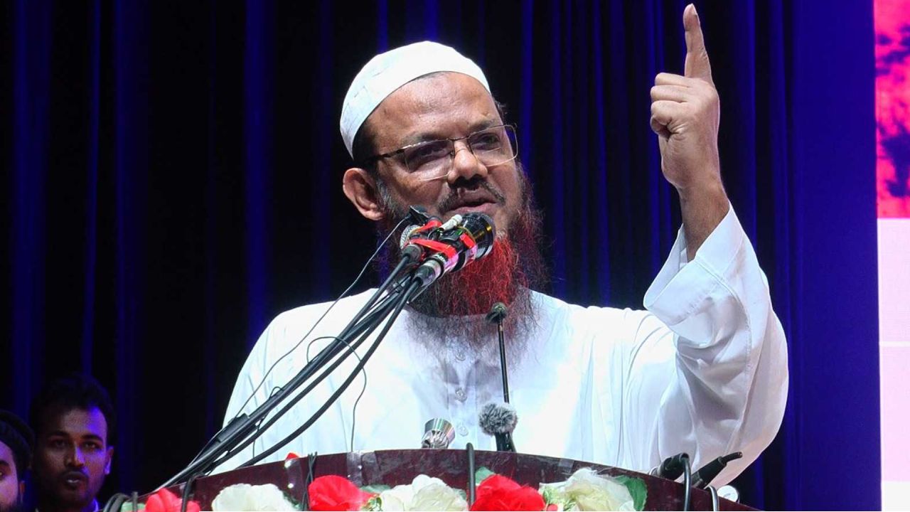 দেশের বর্তমান পরিস্থিতিতে মুসলমানদের ঐক্যের কোন বিকল্প নেই: মুফতি সৈয়দ মুহাম্মদ ফয়জুল করীম পীর সাহেব চরমোনাই