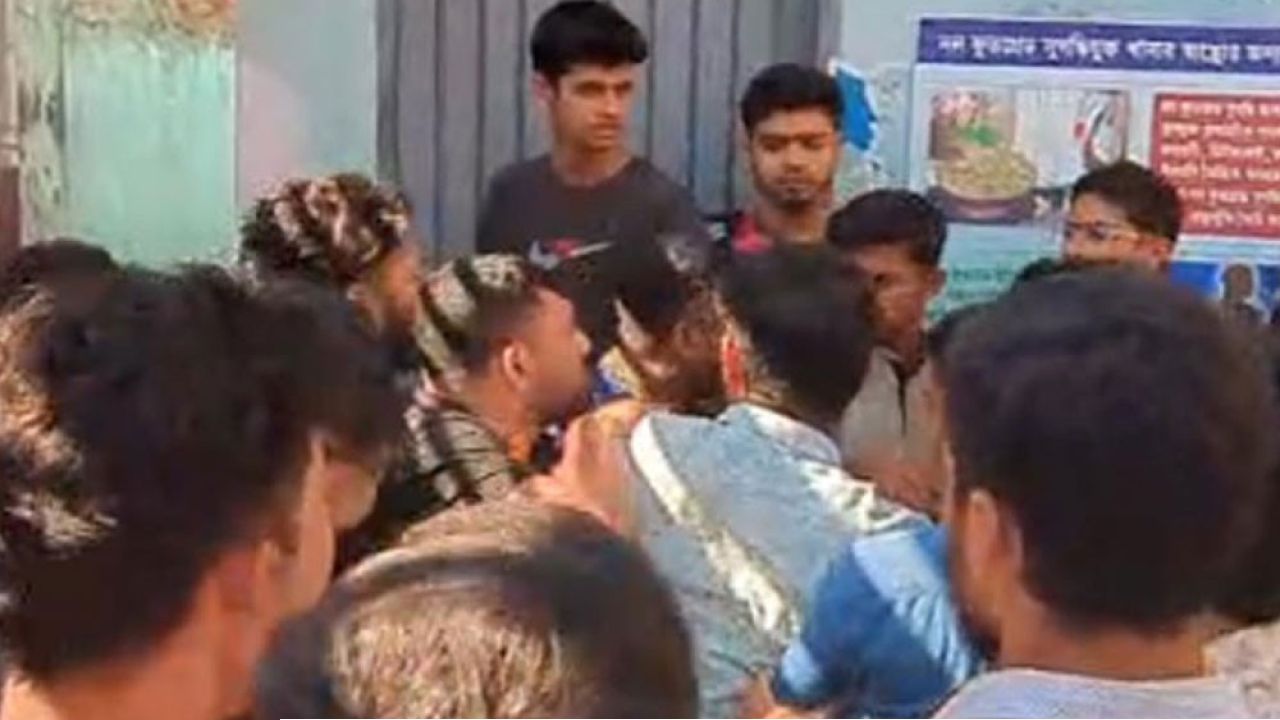 রাজশাহী সিটি কলেজে ছাত্রদল-শিবির হাতাহাতি