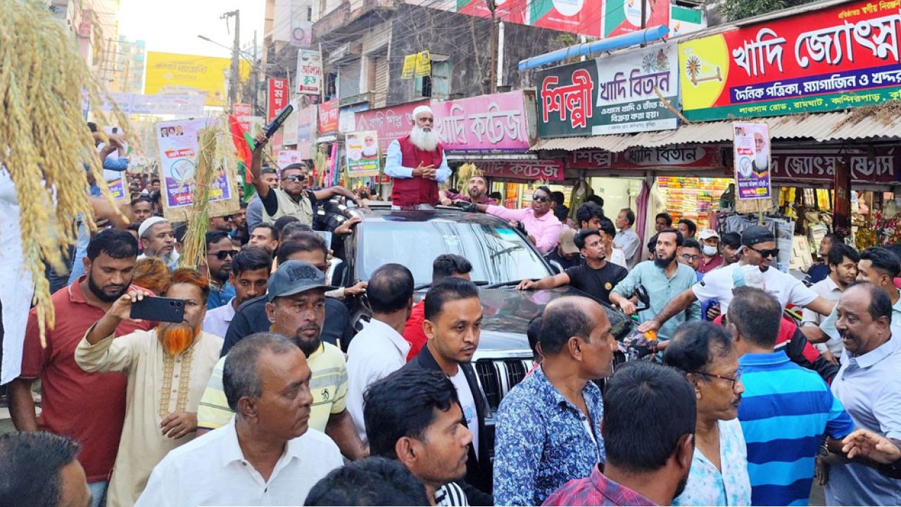 দল আমাকে সম্মান দিয়েছে, জীবন দিয়ে হলেও দলের সম্মান রক্ষা করব : মনিরুল