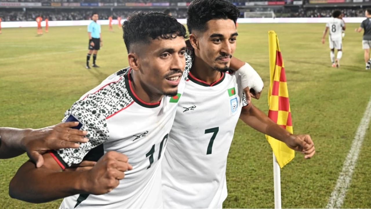 মোরসালিনের গোলে বিরতিতে বাংলাদেশ