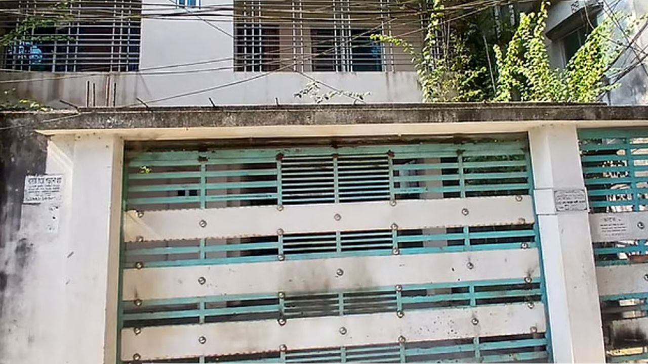 ডাকসু নেত্রী রাফিয়ার বাড়িতে আগুন, গ্রেপ্তার ৪জন