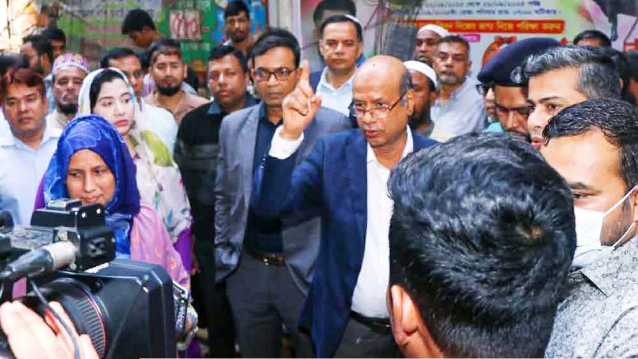 ঝুঁকিপূর্ণ স্থাপনা নিয়ে রাজউক চেয়ারম্যানের জরুরি সতর্কবার্তা