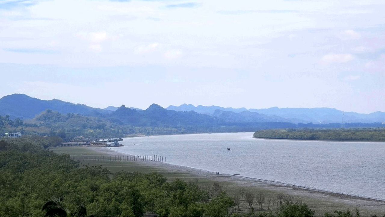 আশাবাদী টেকনাফ সীমান্তবাসী : চোরাচালান রোধে নতুন উদ্যোগে