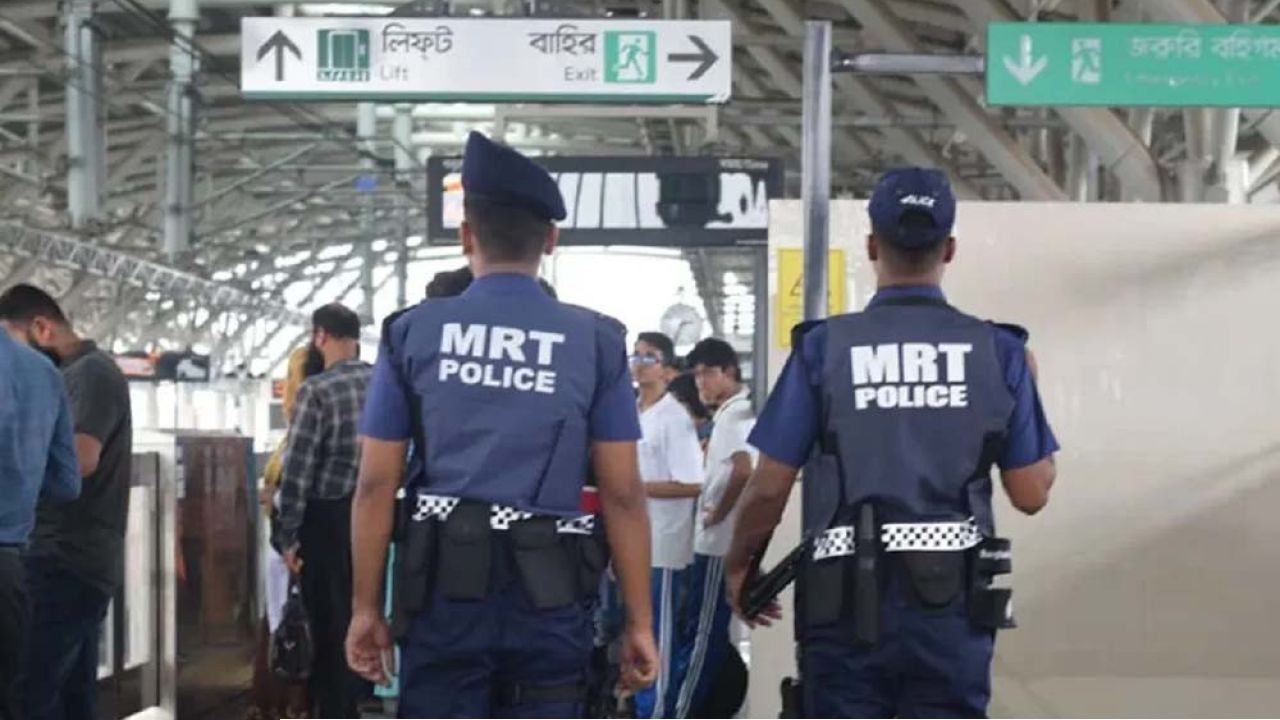 মেট্রো স্টেশনে গাঁজার বড় চালান : গ্রেপ্তার দুই মাদক ব্যবসায়ী