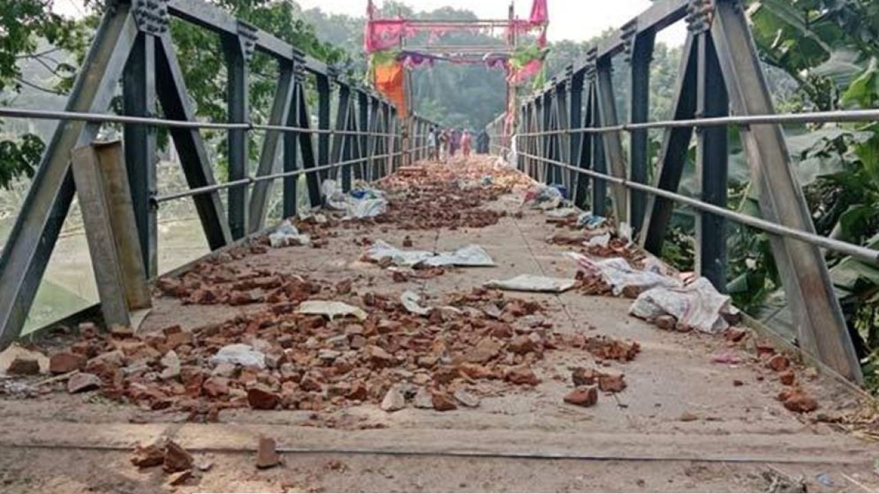 নদীতে গোসল করা নিয়ে সংঘর্ষে আহত ৩০ জন