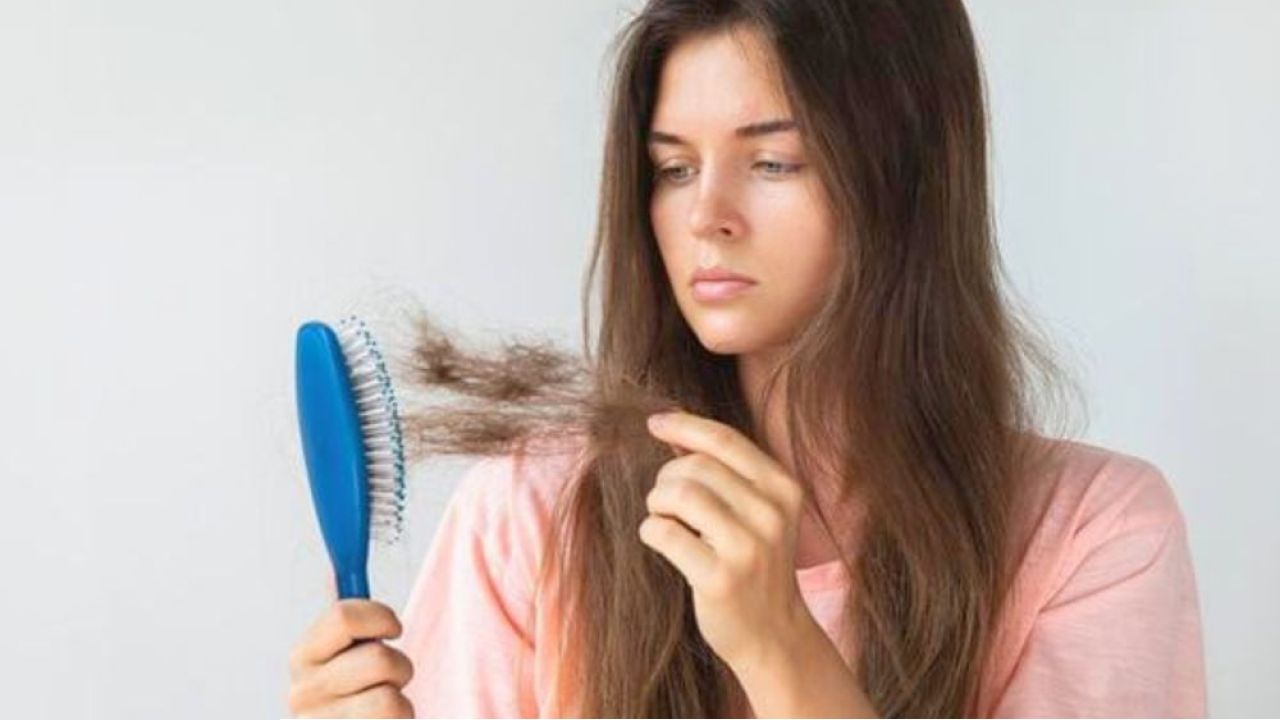 যে ৮ খাবার চুল পড়া কমাতে সাহায্য করবে