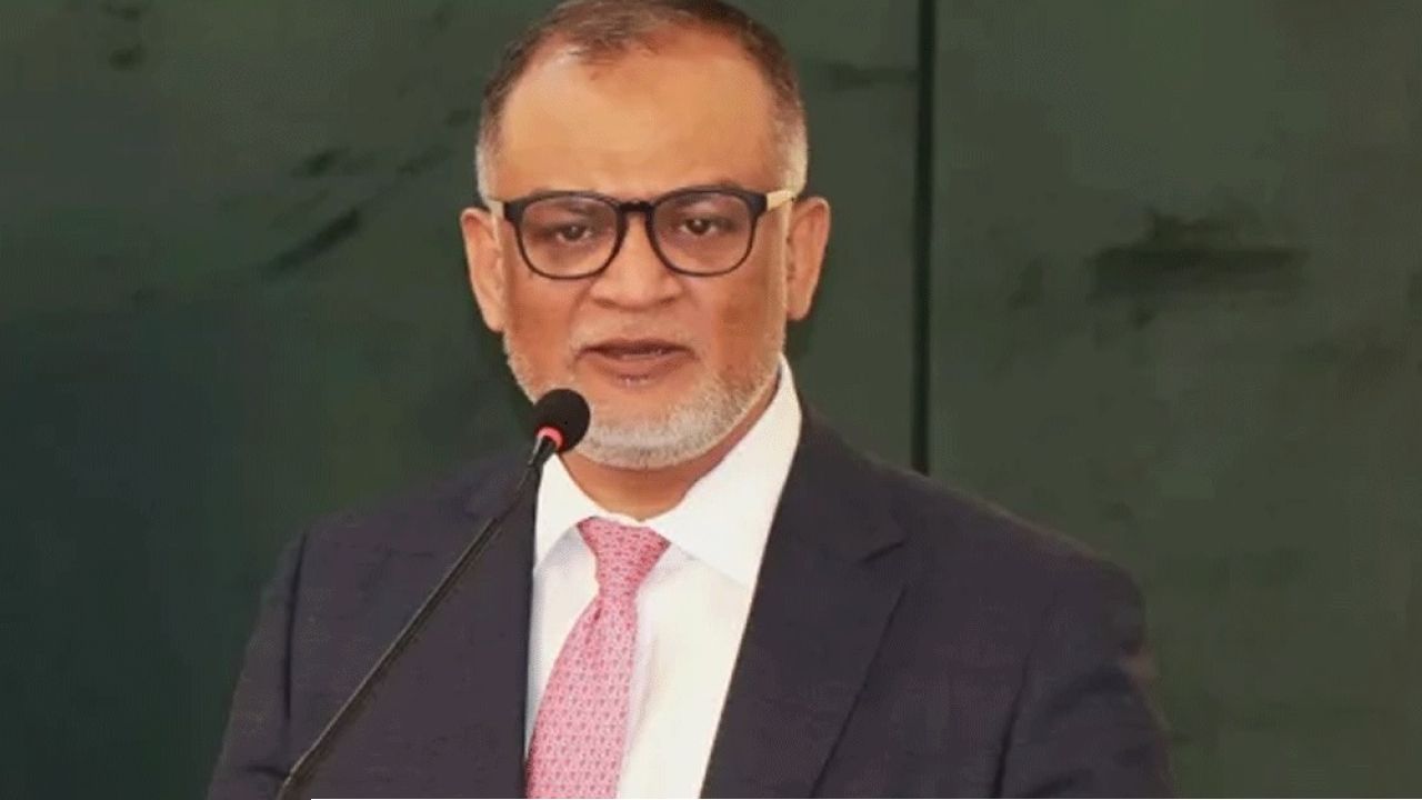 প্রবাসীদের ন্যায্য ভাড়া আহ্বান বিমান উপদেষ্টার