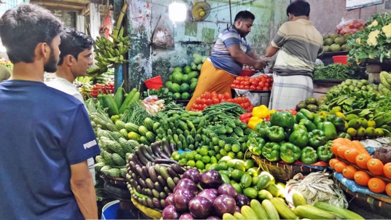 শীতের সবজির এলেও দাম কমছে না