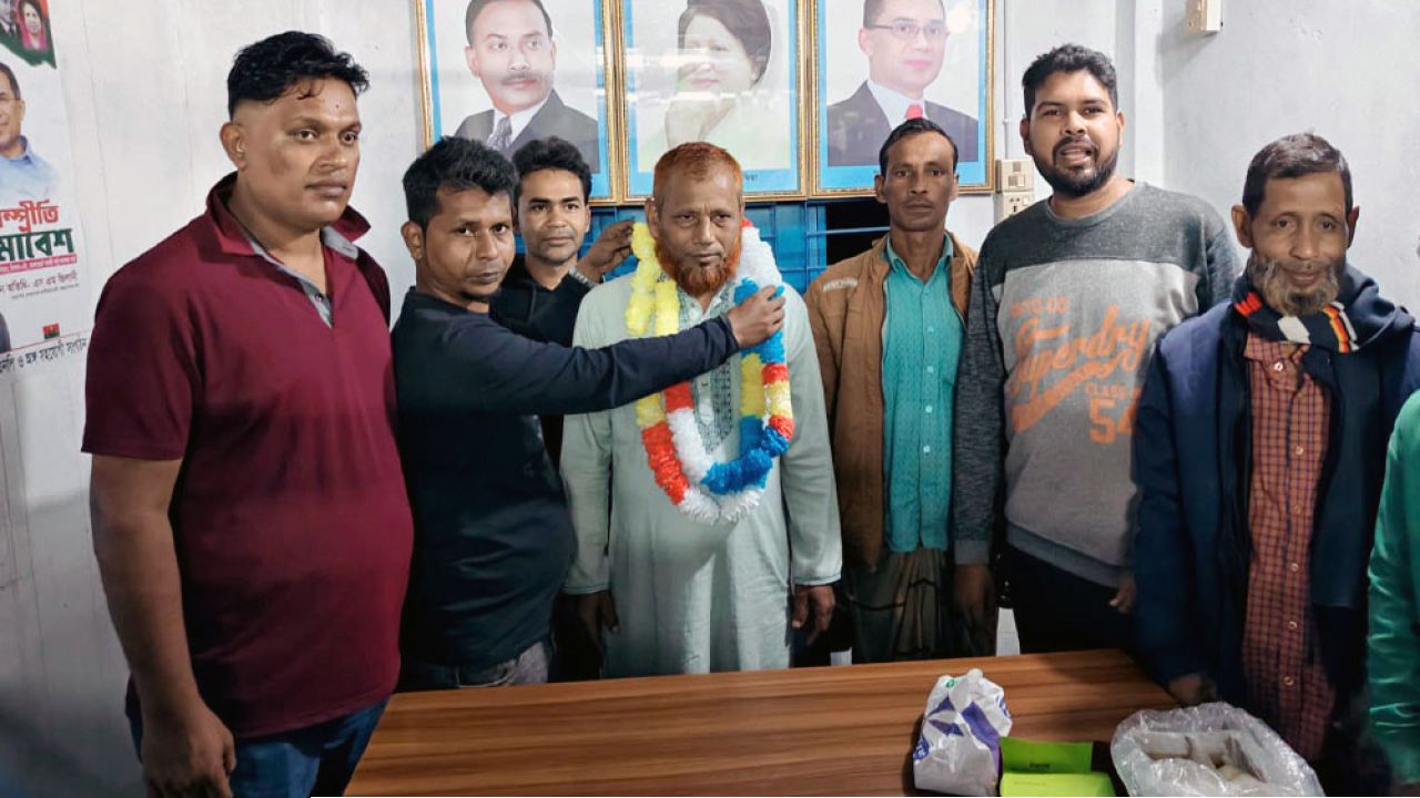 গোপালগঞ্জের নেতা যুবলীগ পদত্যাগ করে যুবদলে যোগদান