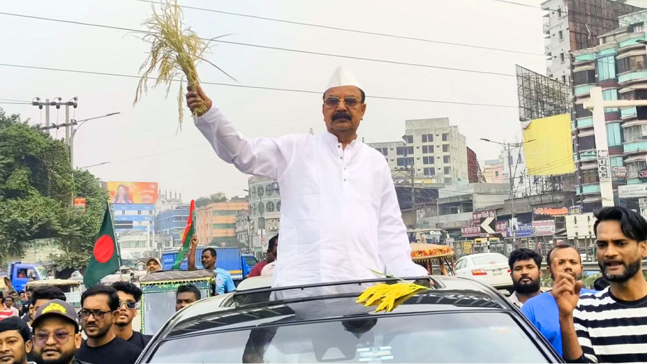 খালেদা জিয়া দেশের গণতন্ত্র ও ঐক্যের অনুপ্রেরণা : গয়েশ্বর