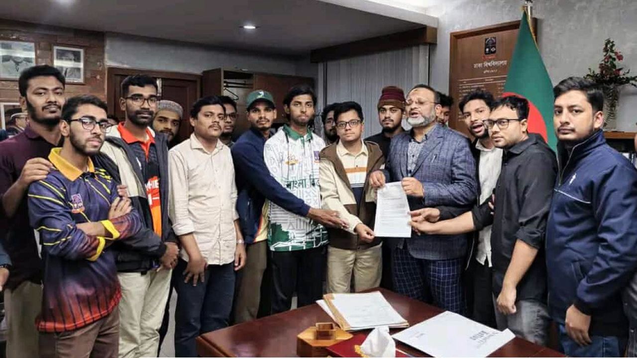 স্থগিত ও নির্ধারিত পরীক্ষা দ্রুত চালুর দাবি ডাকসুর