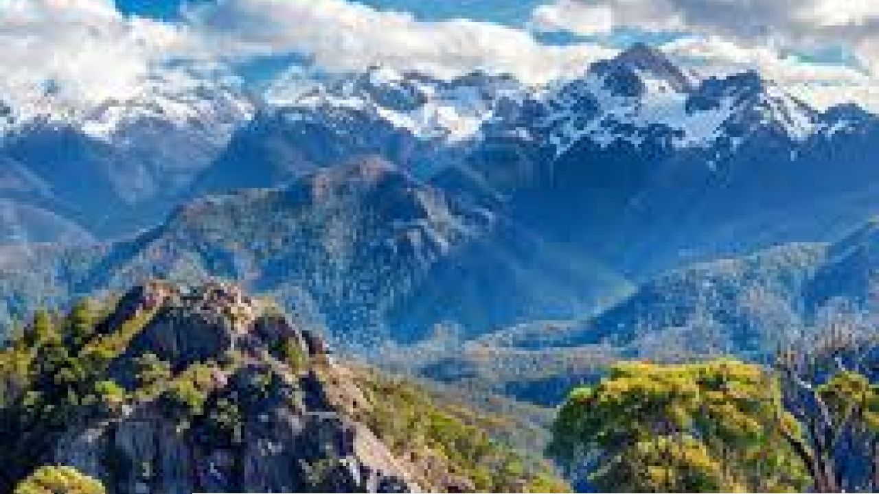 প্রেমিকাকে পাহাড়ে একা ফেলে যান প্রেমিক, অত:পর প্রেমিকার মৃত্যু