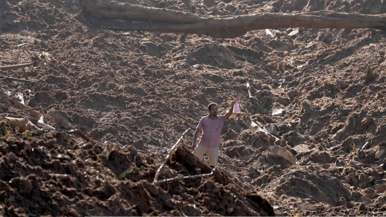 শ্রীলঙ্কায় ঘূর্ণিঝড় ডিটওয়াতে মৃত ৬০৭, সতর্কতা ভূমিধসের