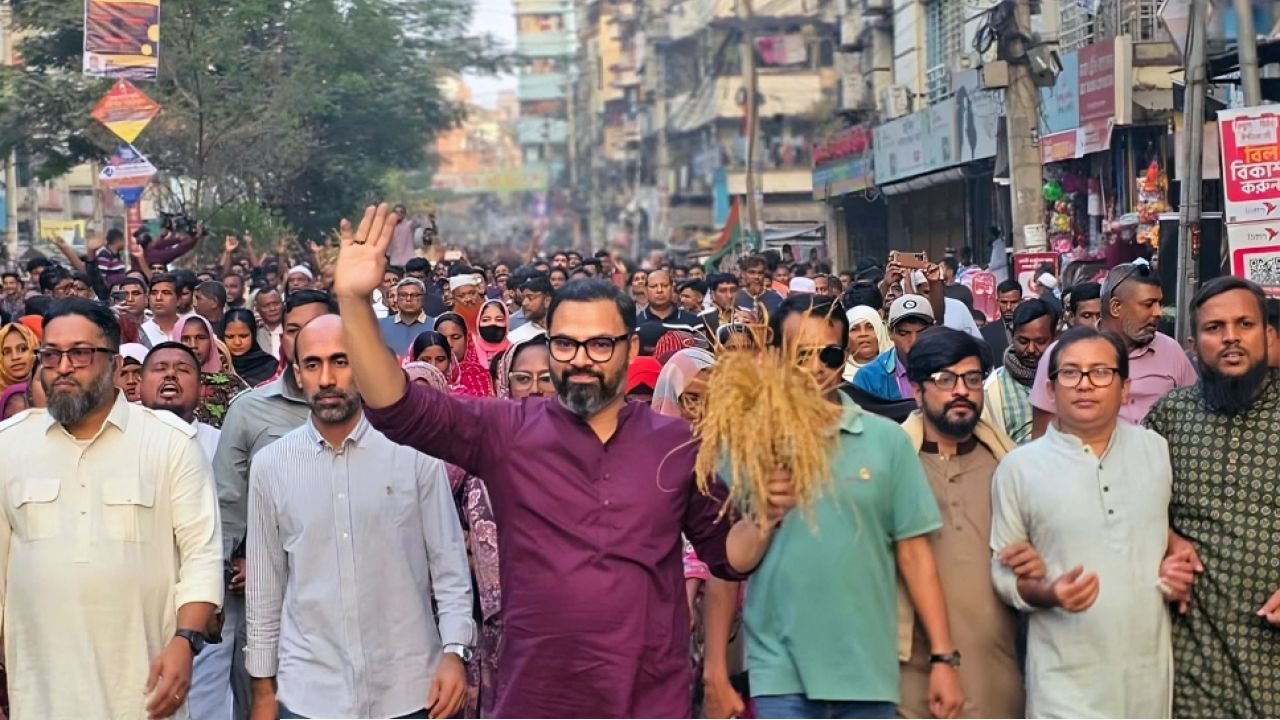 ধর্মকে রাজনৈতিক স্বার্থে ব্যবহার করছে কিছু দল : আমিনুল হক