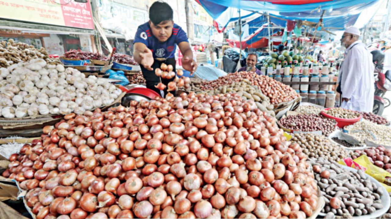পেঁয়াজের বাজার সহনীয় রাখতে সীমিত আমদানির অনুমোদন