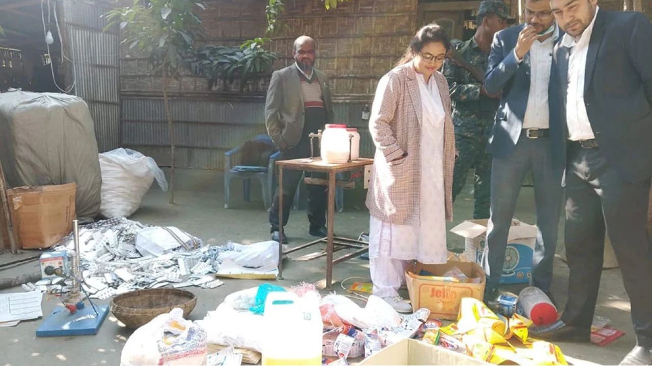 নীলফামারীতে  লক্ষাধিক টাকার নকল ওষুধ জব্দ