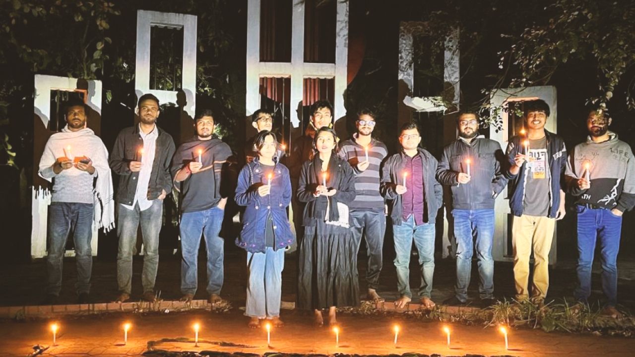 ৮ ডিসেম্বর হানাদারমুক্ত দিবসে ববিতে মোমবাতি প্রজ্বালন