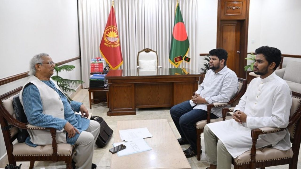 আসিফ-মাহফুজের পদত্যাগপত্র গ্রহণ করেছেন প্রধান উপদেষ্টা