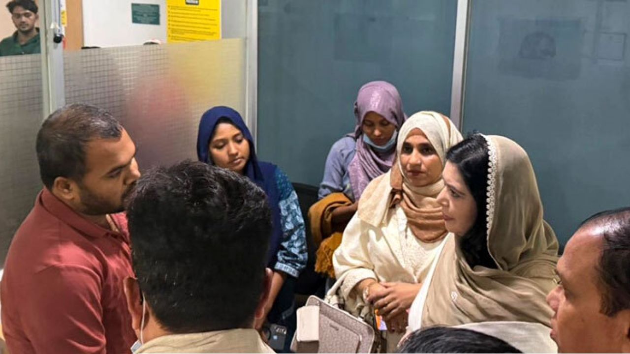 হাদির পরিবারের সদস্যদের পাশে জুবাইদা রহমান