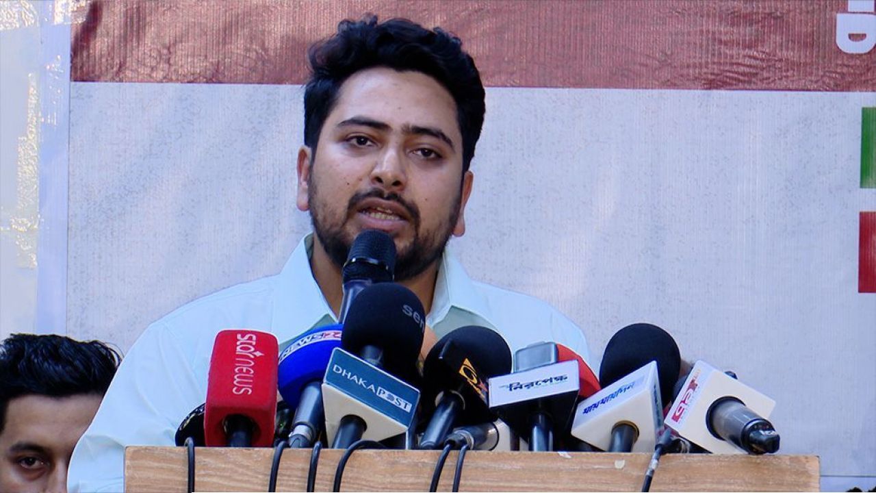 মুক্তিযুদ্ধের বদলে মুজিববাদের আকাঙ্ক্ষা চাপিয়ে দেয়া হলে প্রতিহত করবো: নাহিদ ইসলাম