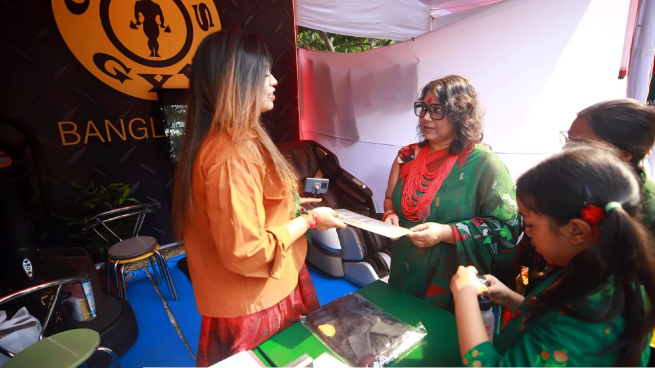 ধানমণ্ডিতে বিজয় মেলা: দুই দিনব্যাপী চলছে বিজয় উৎসব