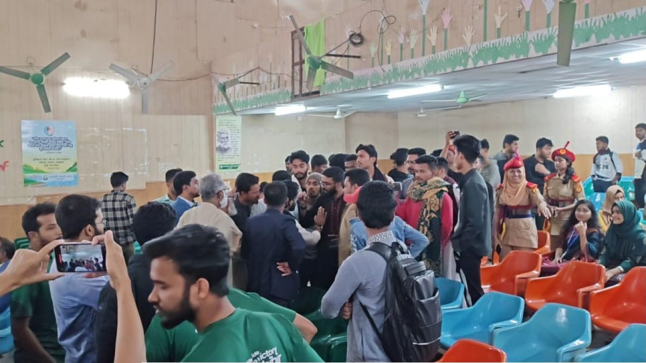 বিজয় দিবসের আলোচনা সভা বয়কট, হট্টগোল ও বাকবিতণ্ডা  নোসক ছাত্রদলের