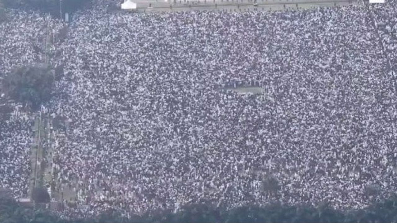 কখনো না দেখা জনসমুদ্র হাদির  জানাজায়  