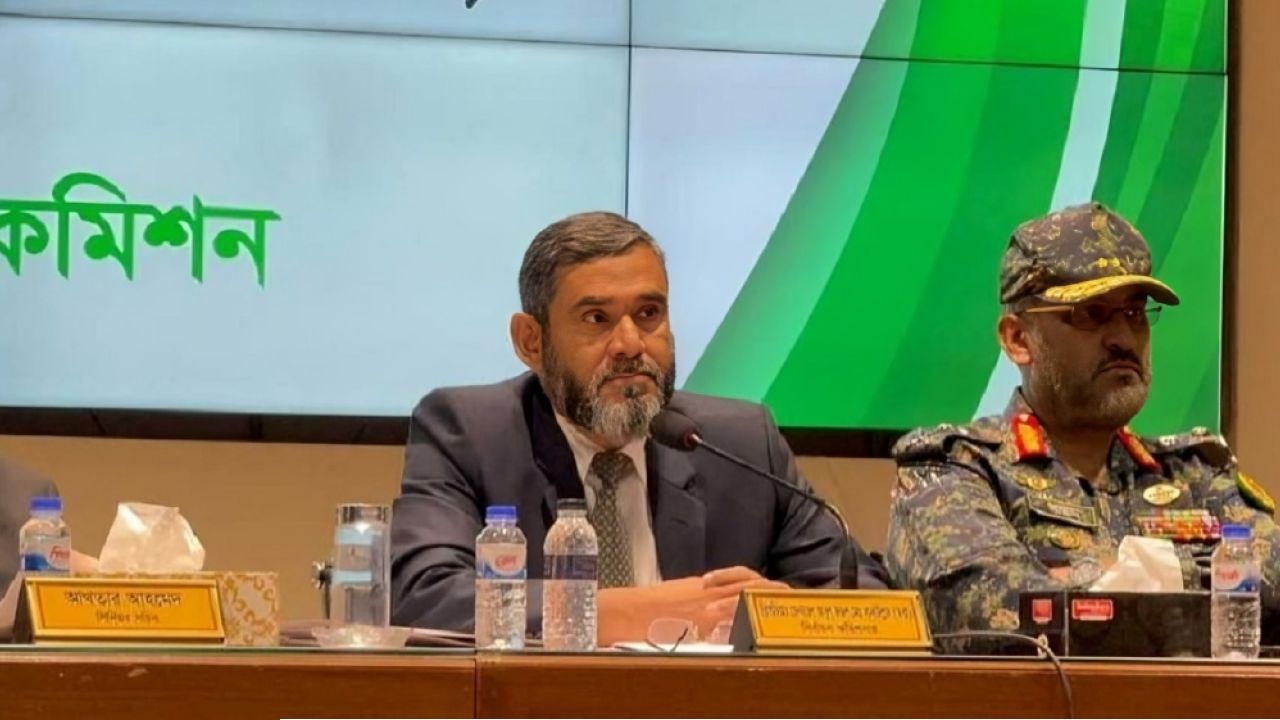 দেশের আইন-শৃঙ্খলা পরিস্থিতি এখনো নিয়ন্ত্রণে আছে- নির্বাচন কমিশনার