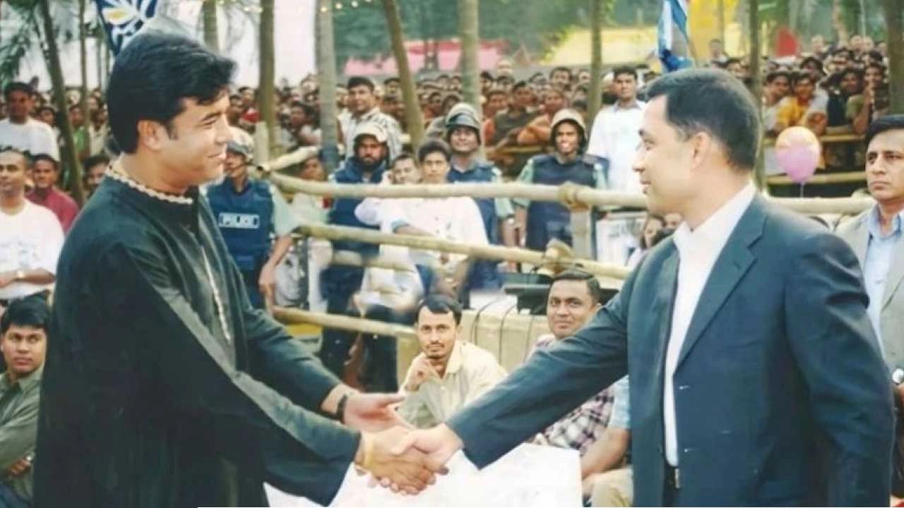 তারেক রহমান ও নায়ক মান্নার হ্যান্ডশেক ভাইরাল