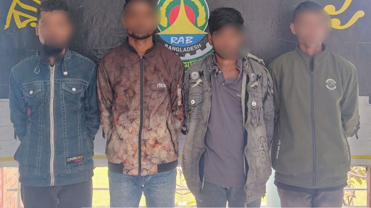 ৪ মণ গাঁজাসহ মাদক ব্যবসায়ী গ্রেপ্তার