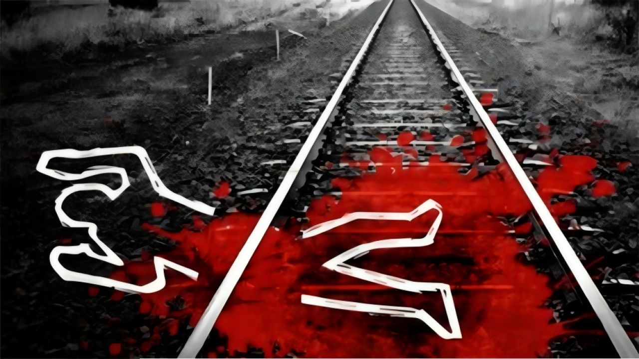 গাজীপুরে ট্রেনে কাটা পড়ে ৩ জনের প্রাণহানি