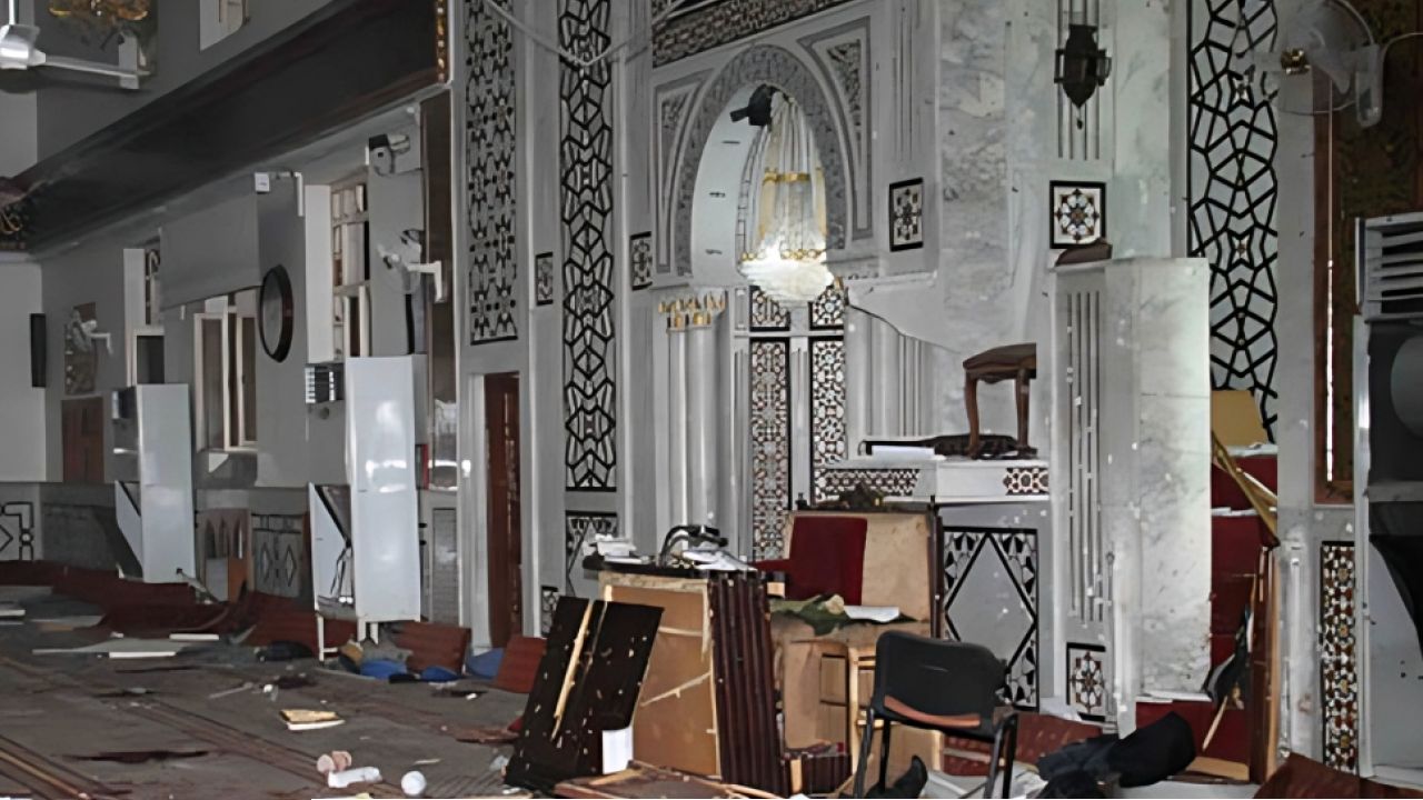 সিরিয়ায় জুমার নামাজে মসজিদে বিস্ফোরণ, নিহত ৫ ও আহত ২১