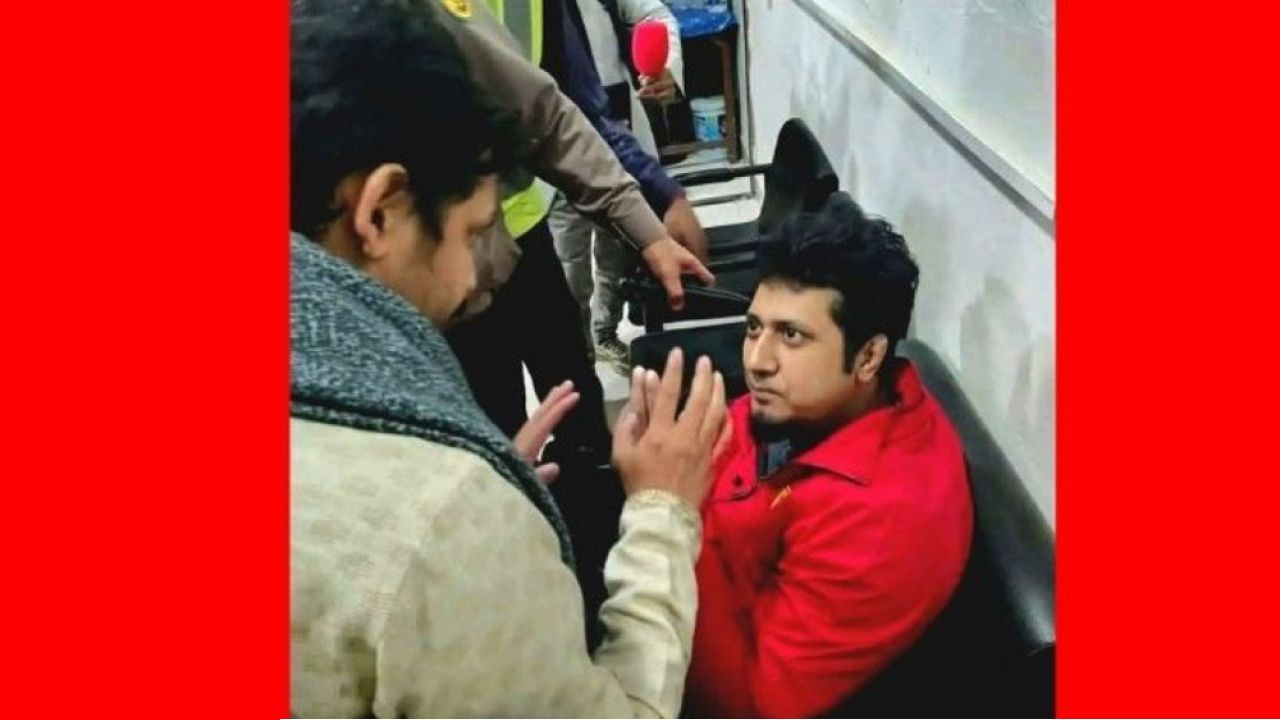 শাহবাগে ইনকিলাব মঞ্চের আন্দোলন থেকে পিস্তলসহ যুবক আটক