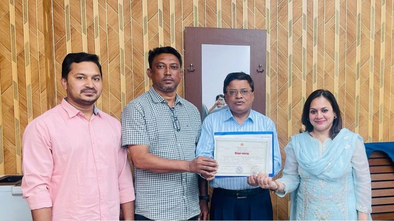 তিলোত্তমা চট্টগ্রামকে নিবন্ধন হস্তান্তর