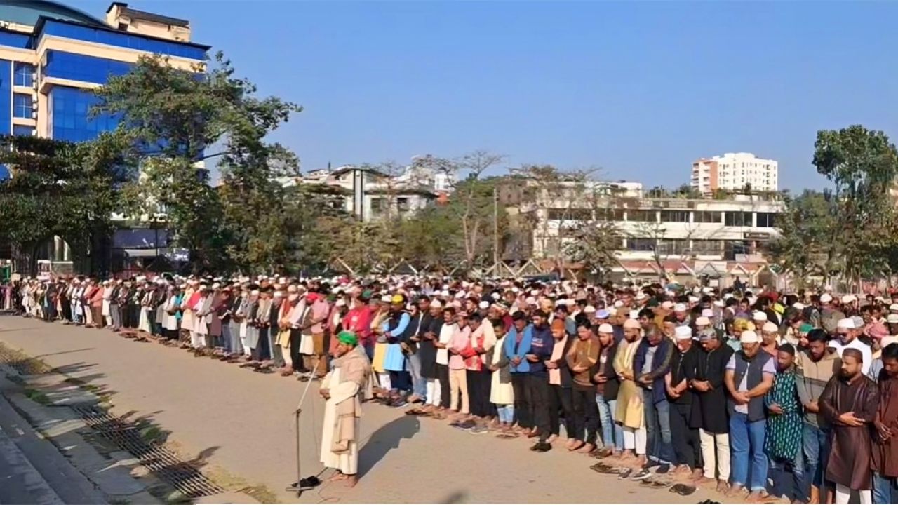 চট্টগ্রামে বেগম খালেদা জিয়ার গায়েবানা জানাজা অনুষ্ঠিত