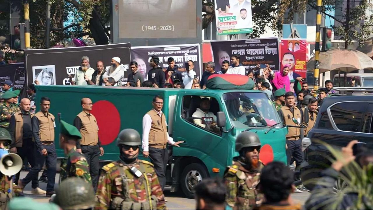 জানাজা শেষে বেগম খালেদা জিয়ার মরদেহ দাফনের প্রস্তুতি