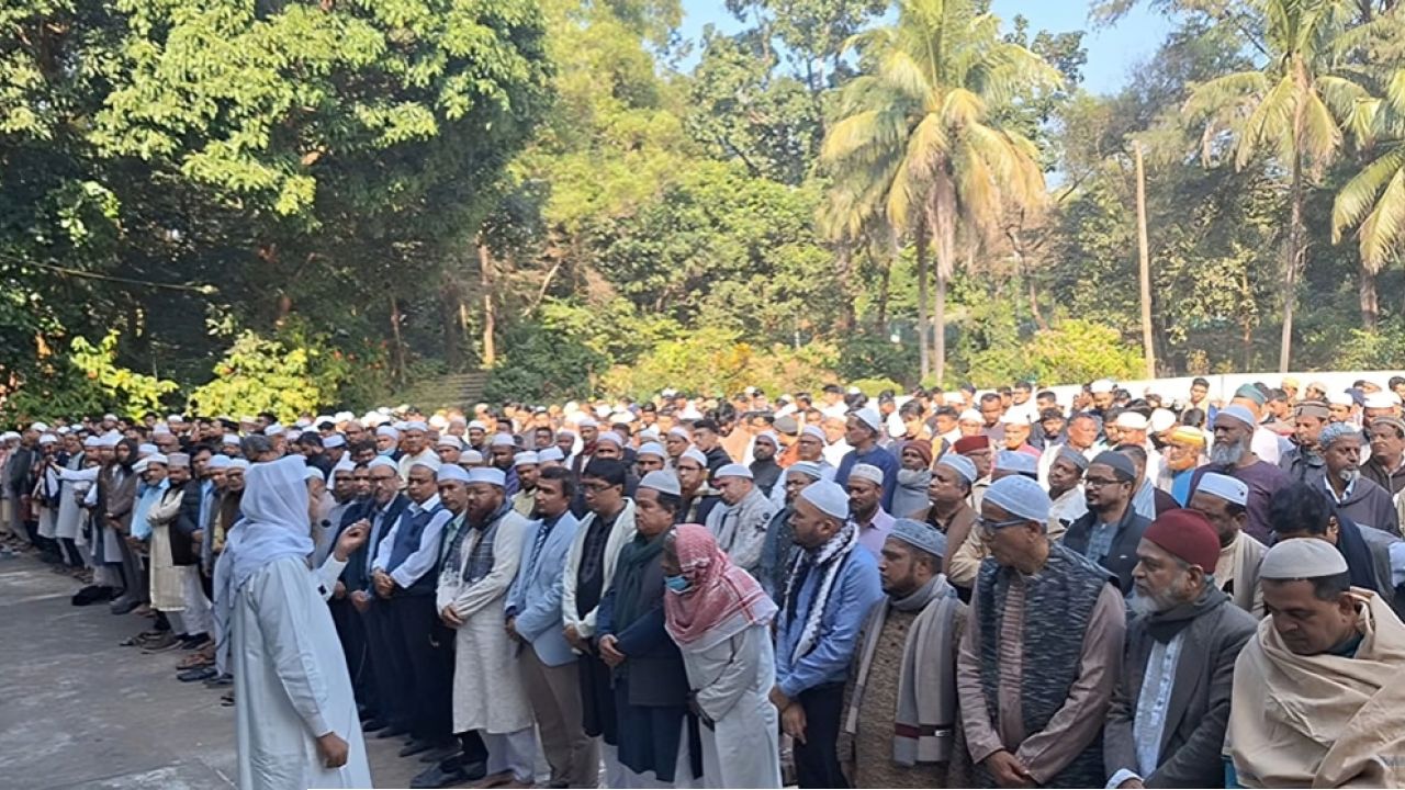 চবিতে বেগম খালেদা জিয়ার গায়েবানা জানাজা অনুষ্ঠিত