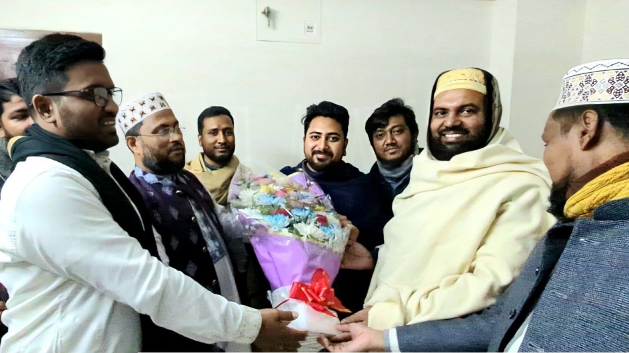 আসন ছেড়ে দেওয়া জামায়াত প্রার্থী নিয়ে নাহিদের ফেসবুক পোস্ট