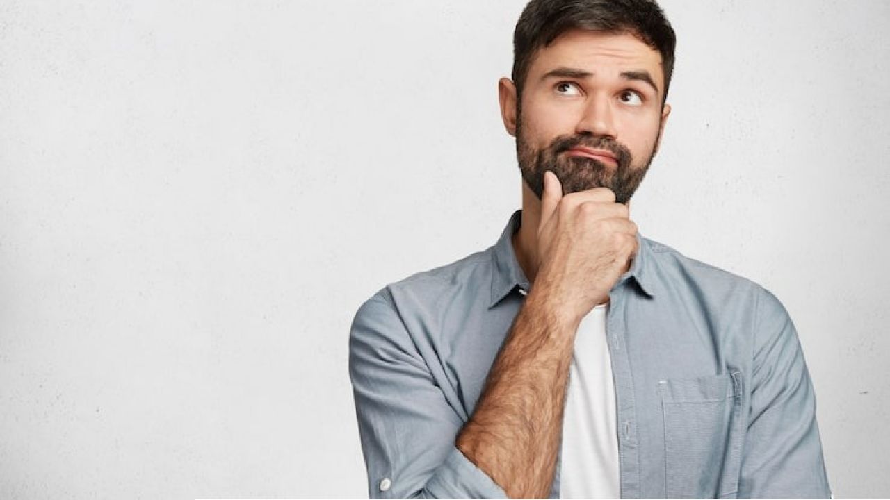 হোটেল রুমে কেন থাকে না ঘড়ি? কারণ জানলে অবাক হবেন