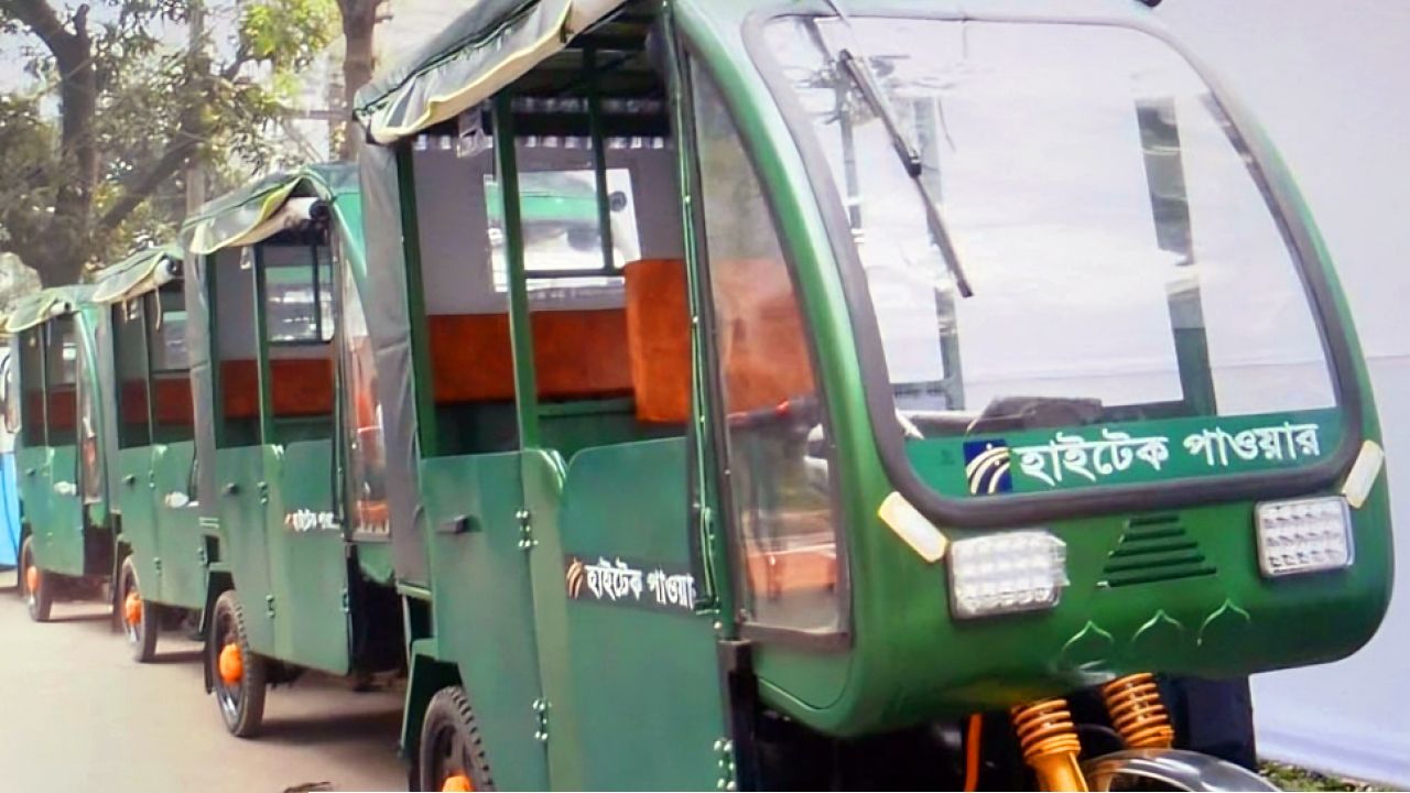 ঢাকায় ব্যাটারিচালিত পরিবেশবান্ধব ই-রিকশার পাইলটিং কর্মসূচির উদ্বোধন