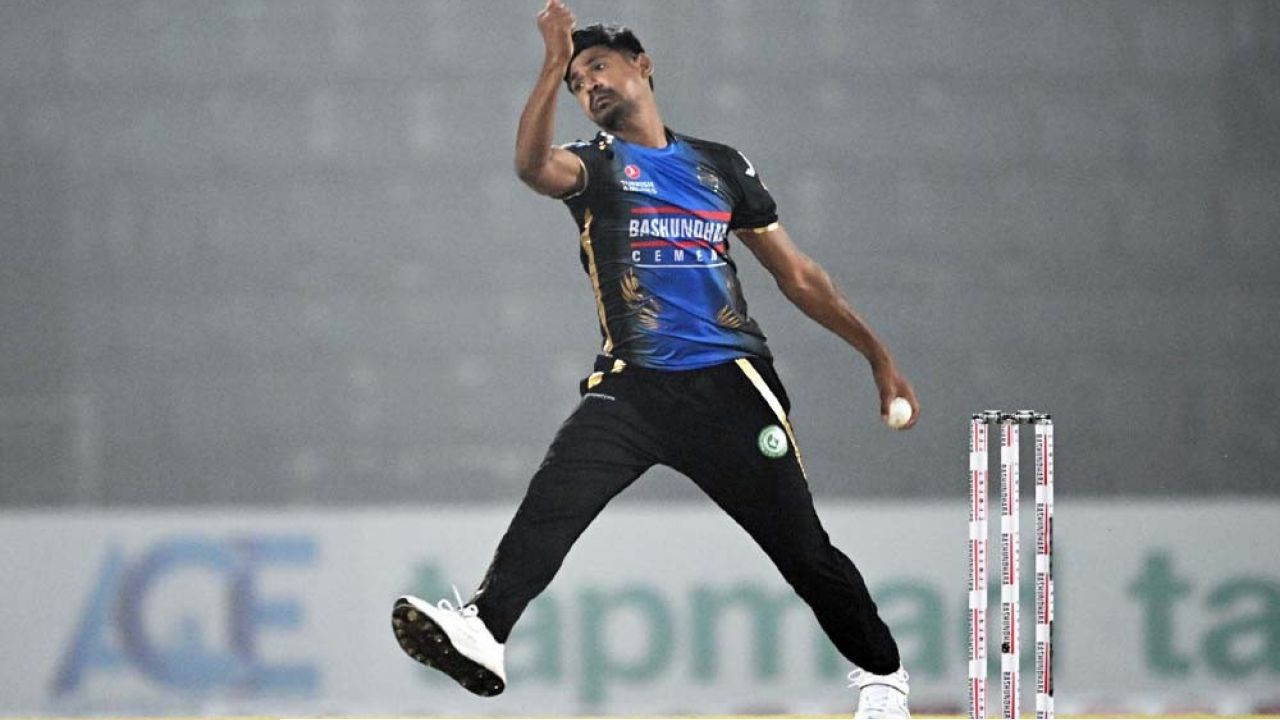 মুস্তাফিজের দুর্দান্ত বোলিংয়ে রংপুরের জয়