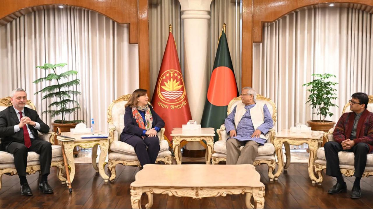 নির্বাচন ও গণভোট গণতান্ত্রিক রূপান্তরের চাবিকাঠি: প্রধান উপদেষ্টা