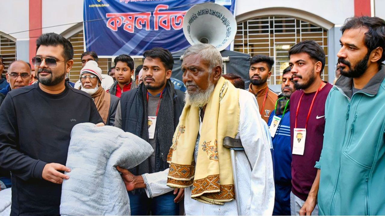 তীব্র শীতে উত্তরের মানুষের পাশে এসবিজি ও রংপুর রাইডার্স 