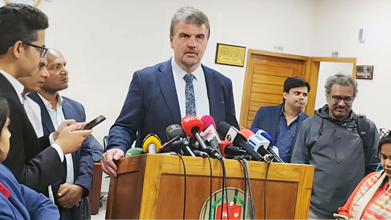 ১২ ফেব্রুয়ারির নির্বাচনে থাকছেন ২০০ ইইউ পর্যবেক্ষক: ড. ইভার্স ইয়াবস