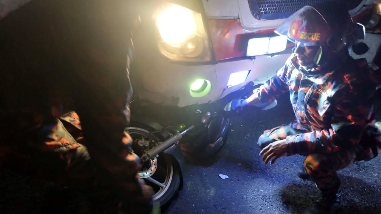 ঢাকা–মাওয়া এক্সপ্রেসওয়েতে বাসচাপায় একজন নিহত