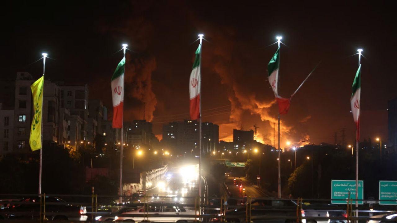 ইরানে সরকারবিরোধী বিক্ষোভ থেকে মসজিদে অগ্নিসংযোগ 