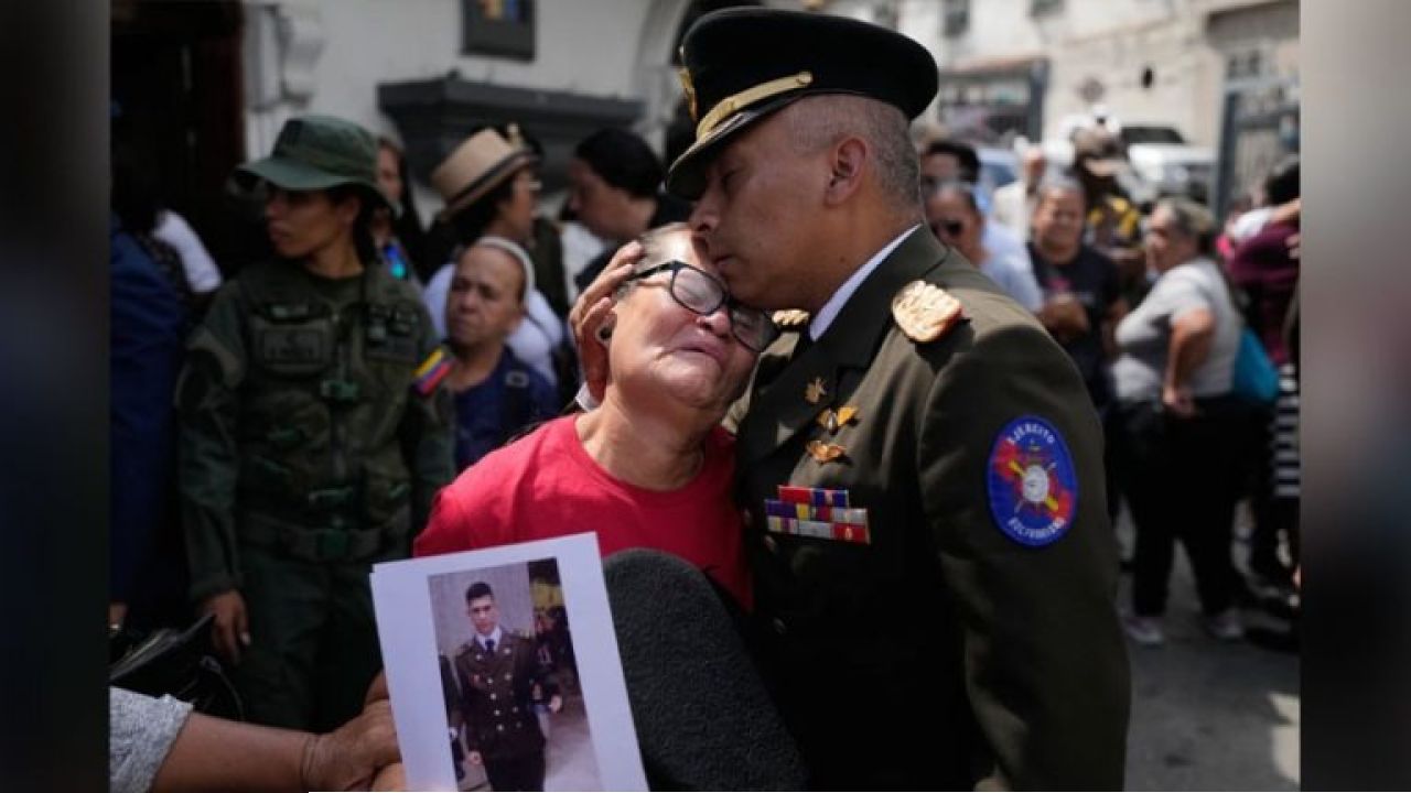 ভেনেজুয়েলায় যুক্তরাষ্ট্রের হামলায় ১০০ সেনা নিহত 