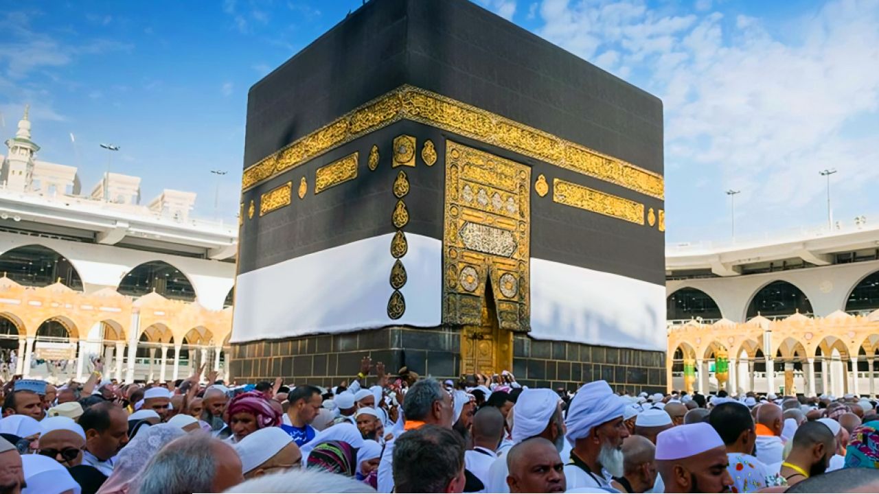 ১৮ এপ্রিল থেকে শুরু হচ্ছে চলতি বছরের হজ ফ্লাইট